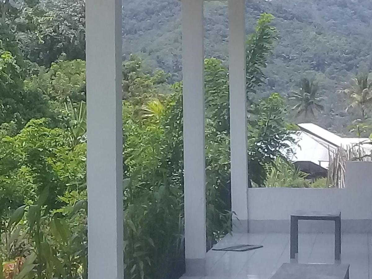 Hidayah Homestay Kelimutu Exterior foto