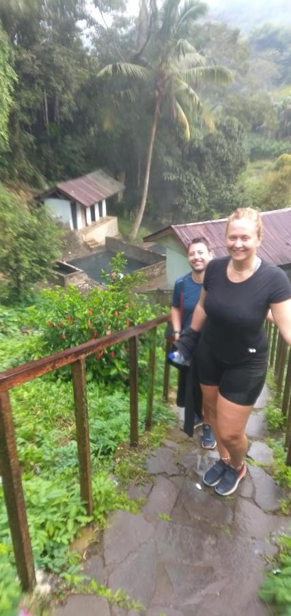 Hidayah Homestay Kelimutu Exterior foto