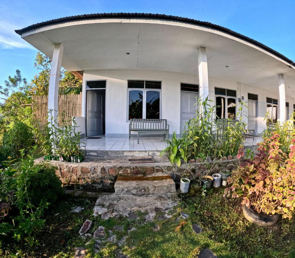 Hidayah Homestay Kelimutu Exterior foto