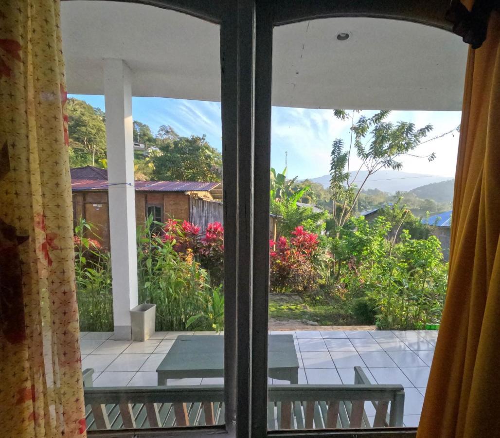 Hidayah Homestay Kelimutu Exterior foto