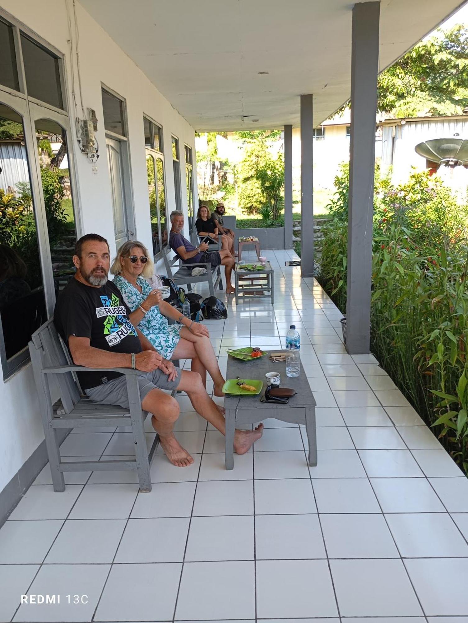 Hidayah Homestay Kelimutu Exterior foto