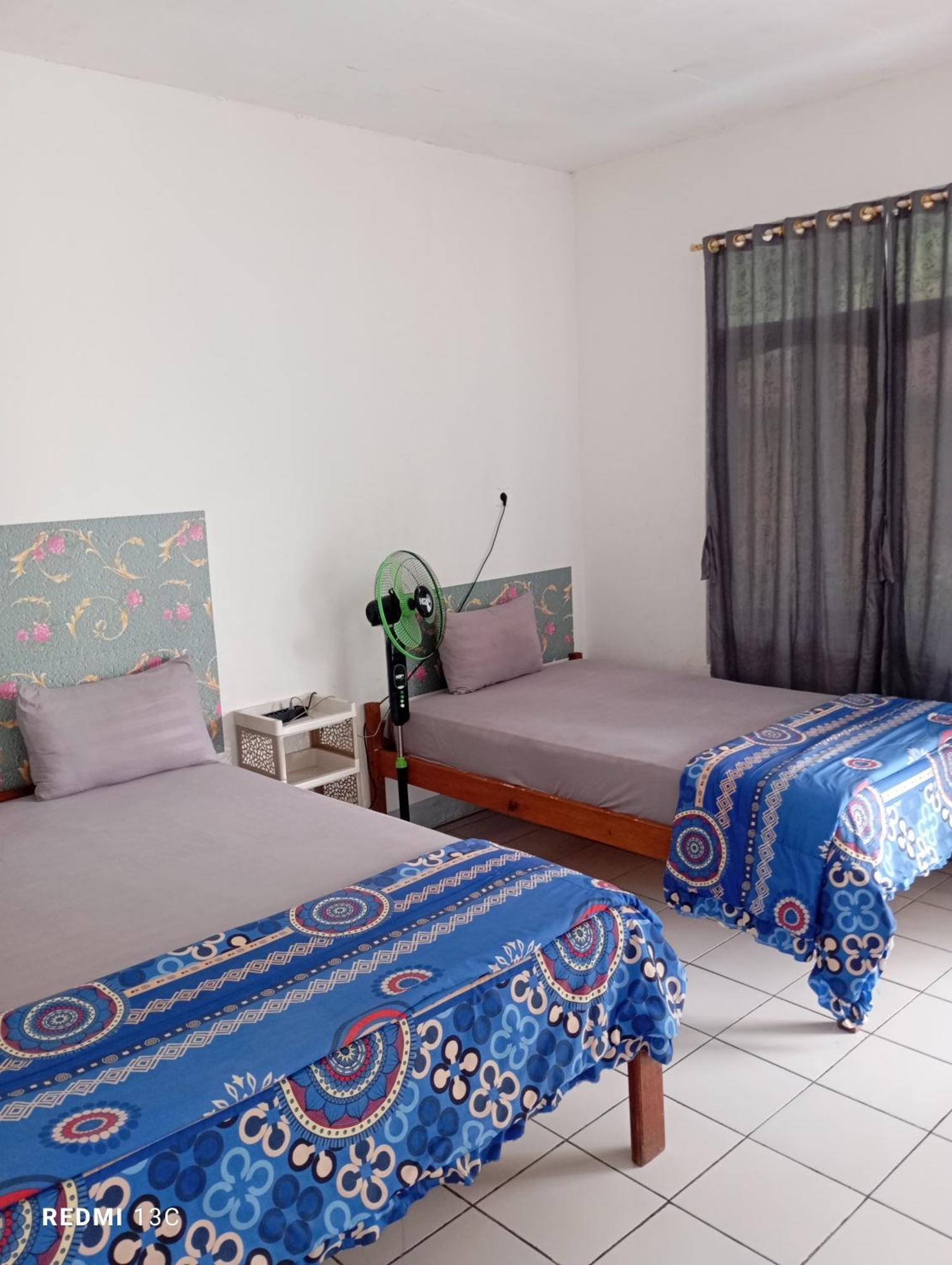 Hidayah Homestay Kelimutu Exterior foto