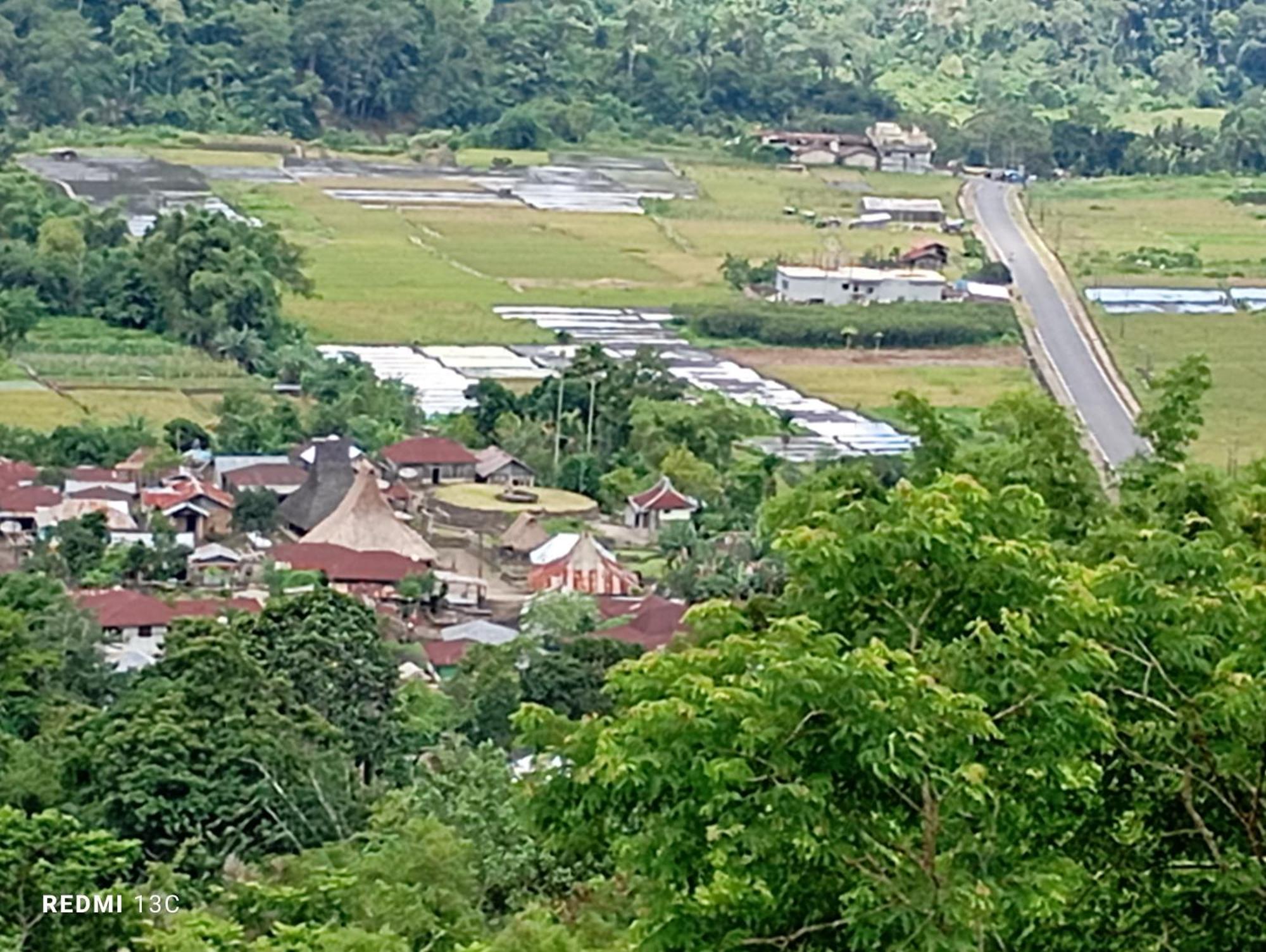 Hidayah Homestay Kelimutu Quarto foto